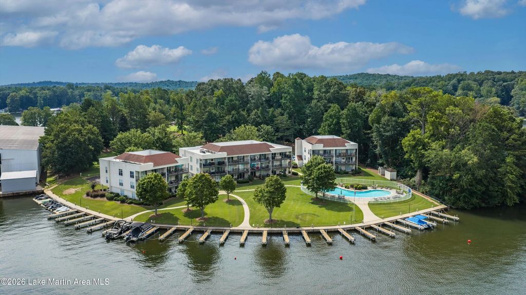 100 Bay Point Unit 305 Dr, Dadeville