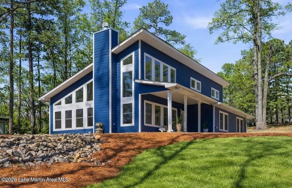 235 Hickory Way, Dadeville