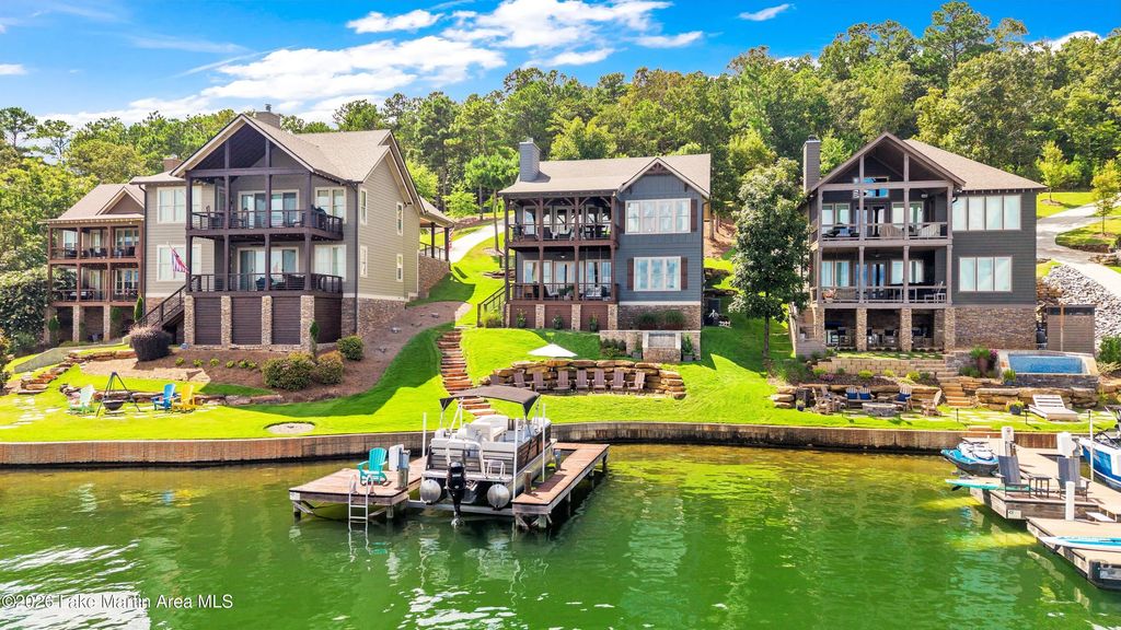 111 Pine View Way, Dadeville