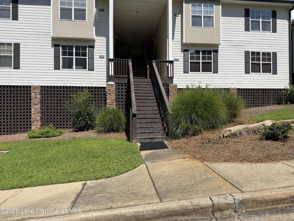 741 Lakeview Ridge Circle #105, Dadeville