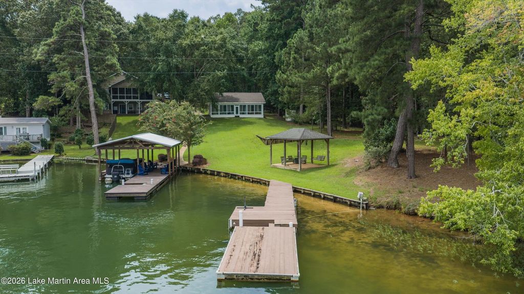 84 Tulip Wood Dr, Dadeville