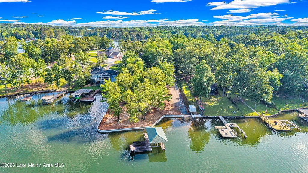 133 Holiday Dr, Dadeville