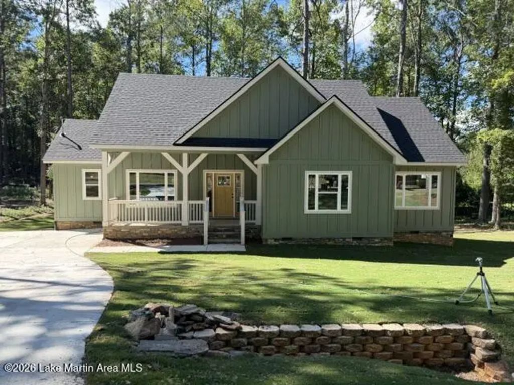 31 Menowa Dr, Dadeville