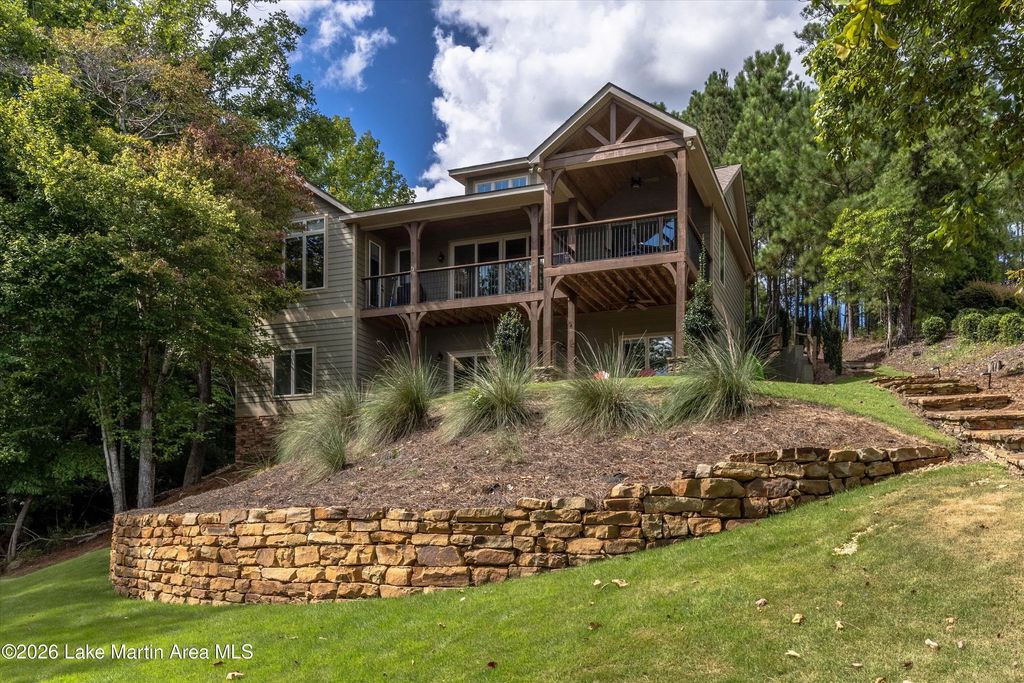 334 Pine Needle Ln, Dadeville