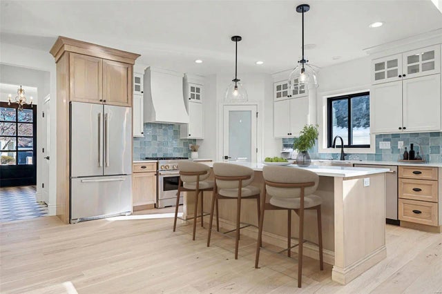 Photo of Listing #23060911