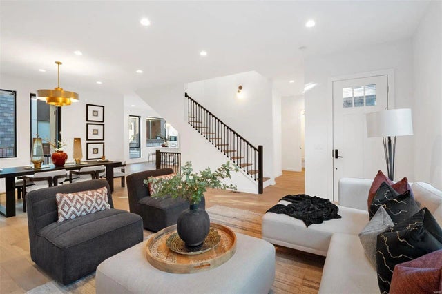 Photo of Listing #23068098