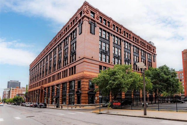 Photo of Listing #25028912