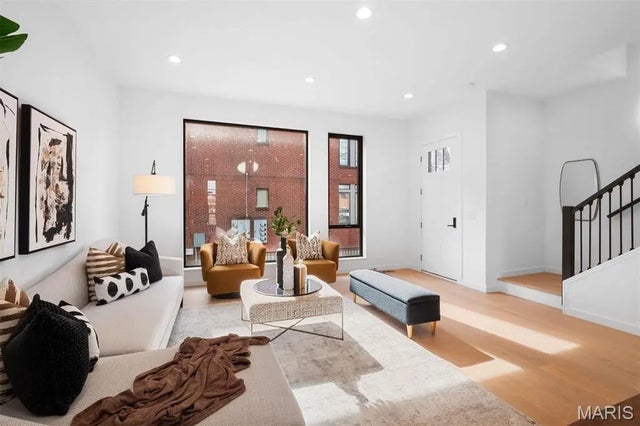 Photo of Listing #25002976