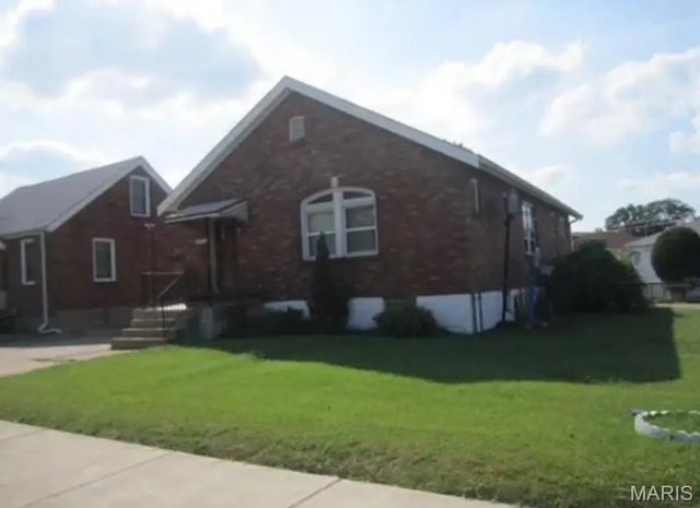 Photo of Listing #25030256