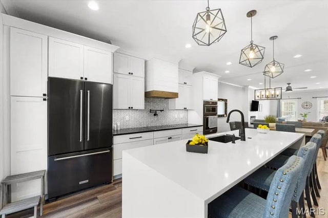 Photo of Listing #25045894