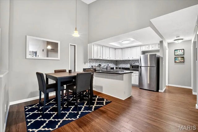 Photo of Listing #25056293