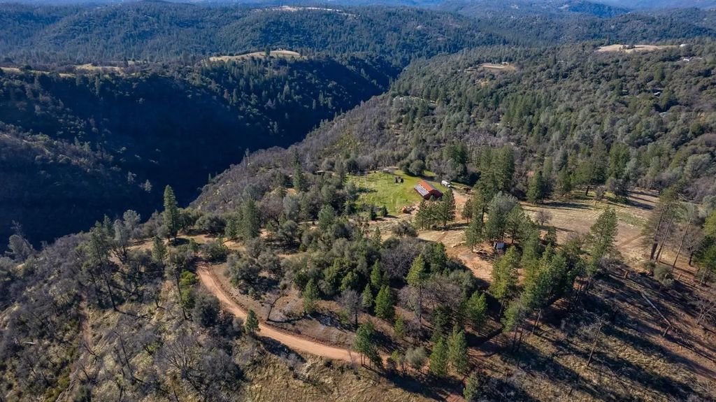 5201 Dollhouse Road, Placerville