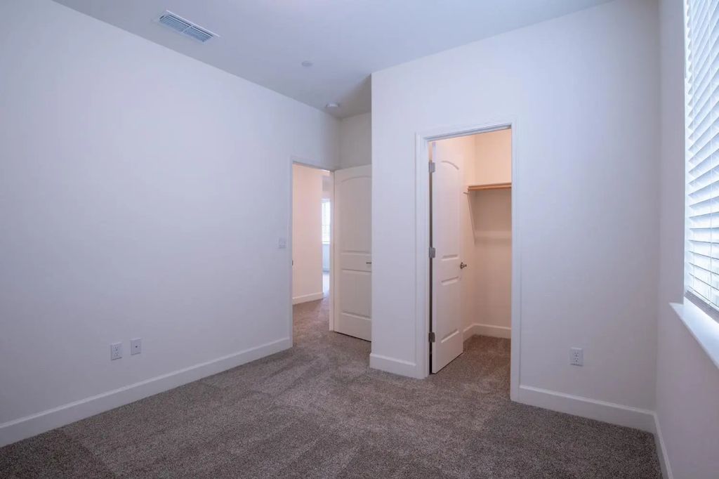 4088 Knots Street, Roseville