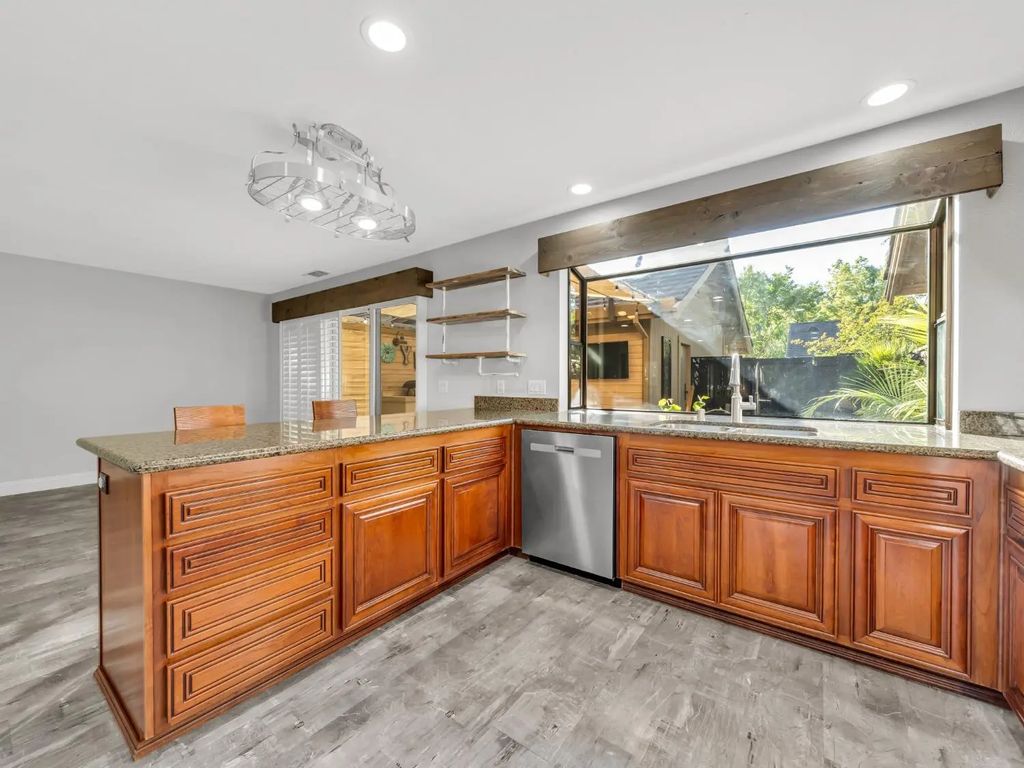 11303 Gold Country Boulevard, Gold River