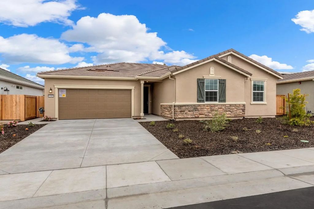 2142 Hunter Creek Drive, Lincoln