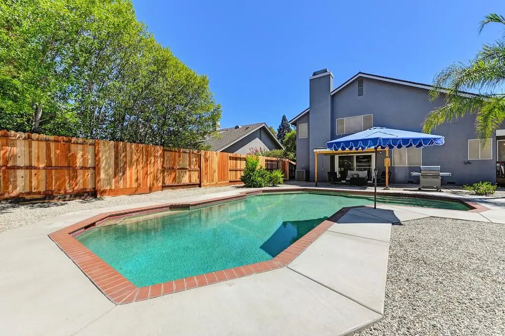 1303 Liberty Court, Roseville