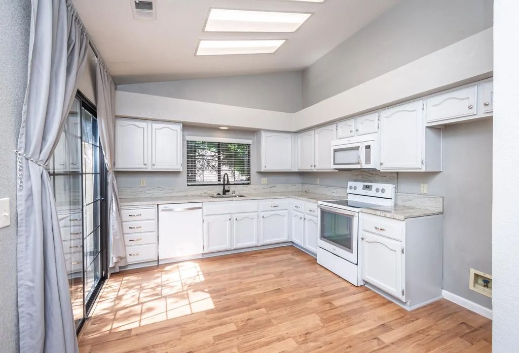 8443 Creekridge Circle, Citrus Heights
