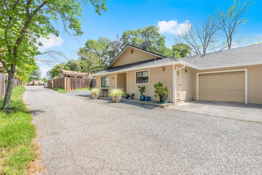 1257 Live Oak Lane, Auburn