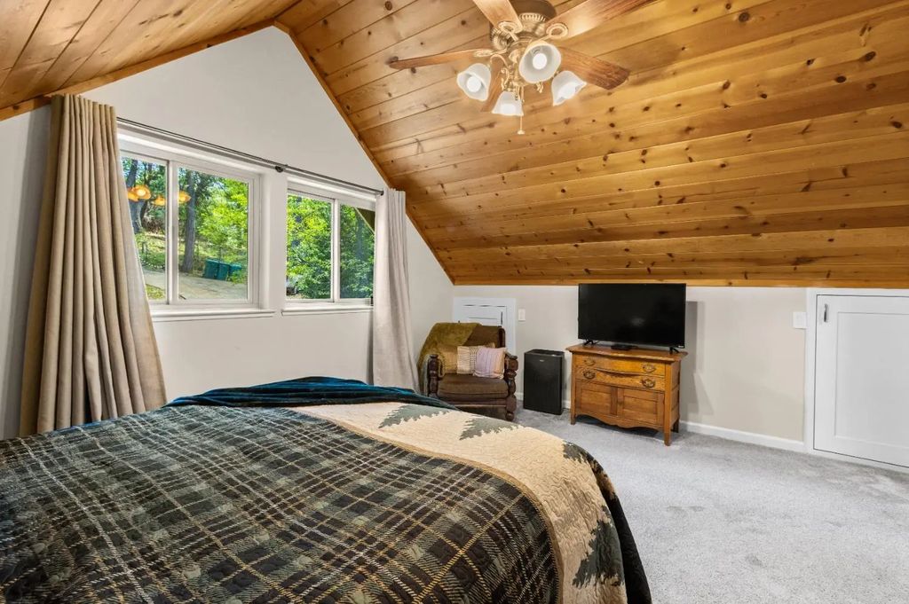 6360 Red Robin Road, Placerville