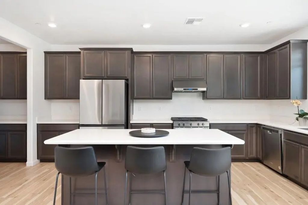 5055 Bartlett Way, Roseville