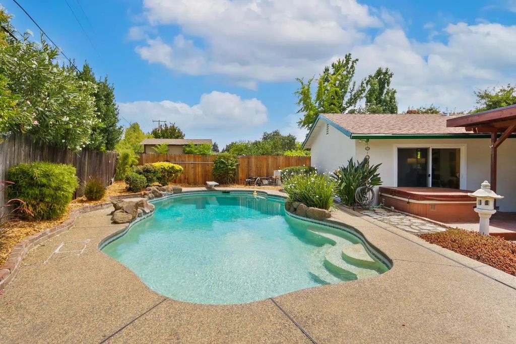 3740 Kimberly Way, Carmichael