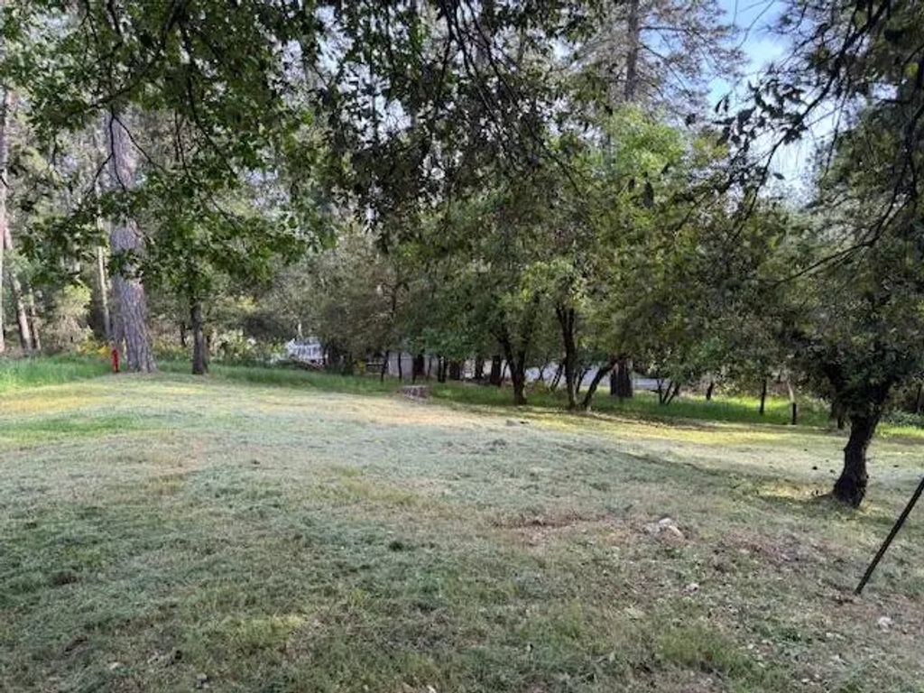 20 Siems Avenue 15 Su, Colfax