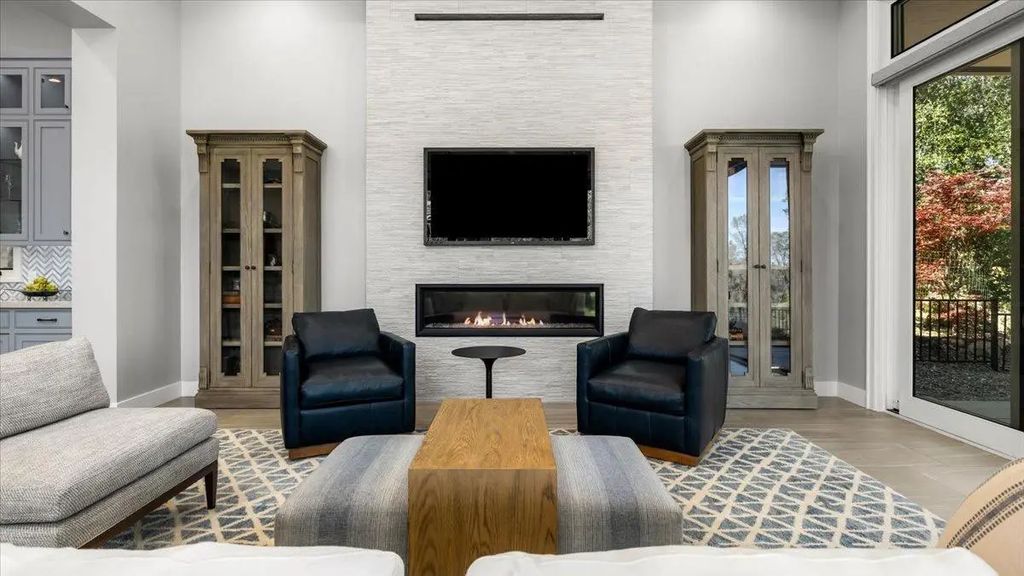 2073 Long View Drive, Meadow Vista