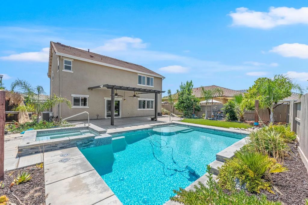 1033 Solstice Street, Roseville