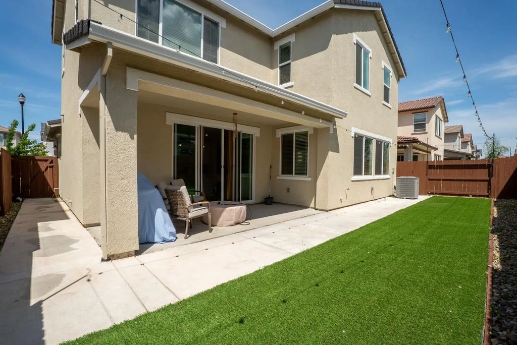 3032 Blackwelder Way, Roseville