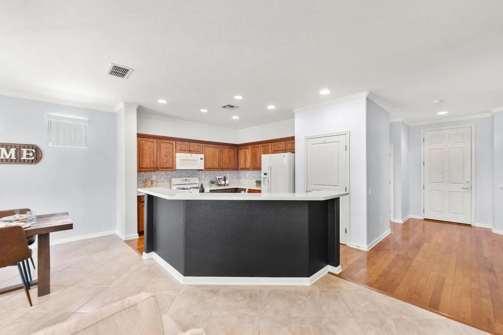 350 Marigold Lane, Lincoln