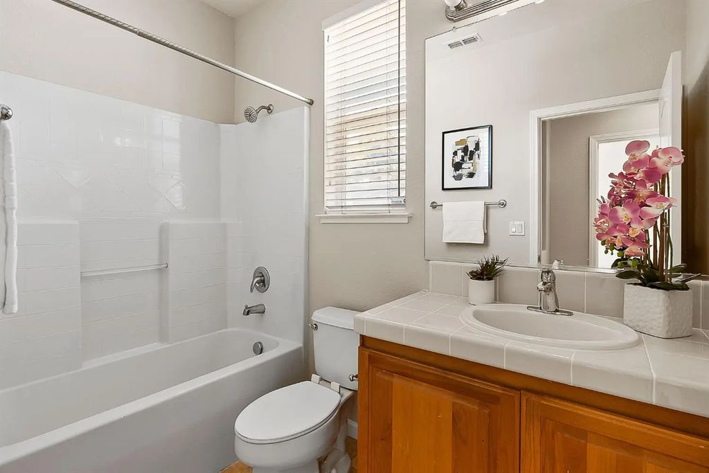 1200 Emerald Oak Road, Roseville