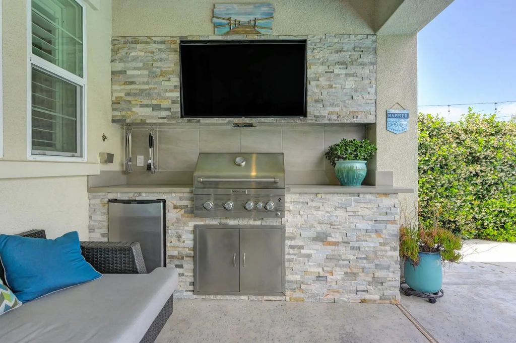 1064 Fence Post Way, Roseville
