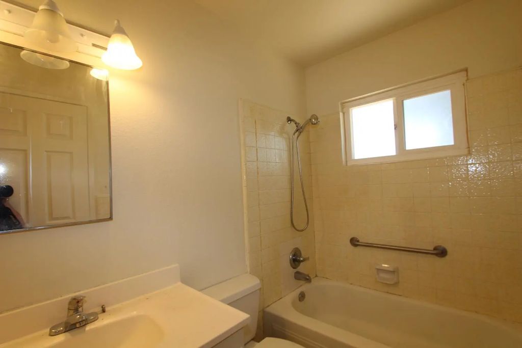 12050 Shale Ridge Lane, Auburn