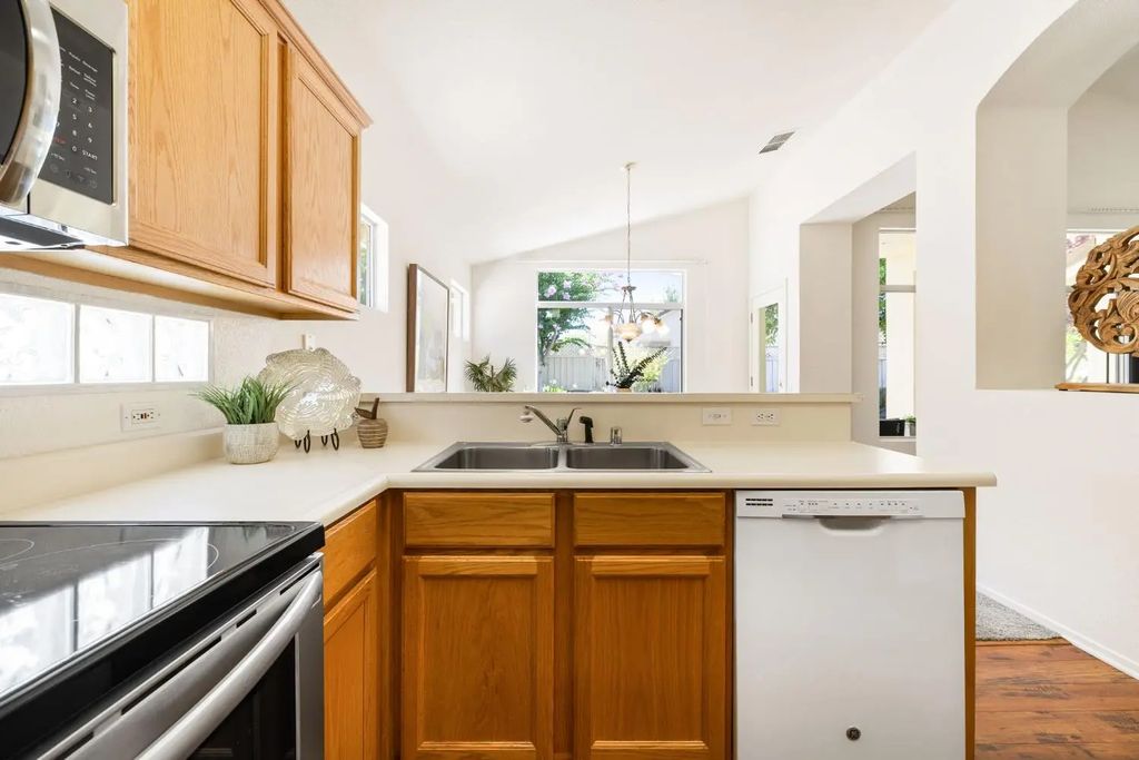 4080 Rose Creek Rd., Roseville