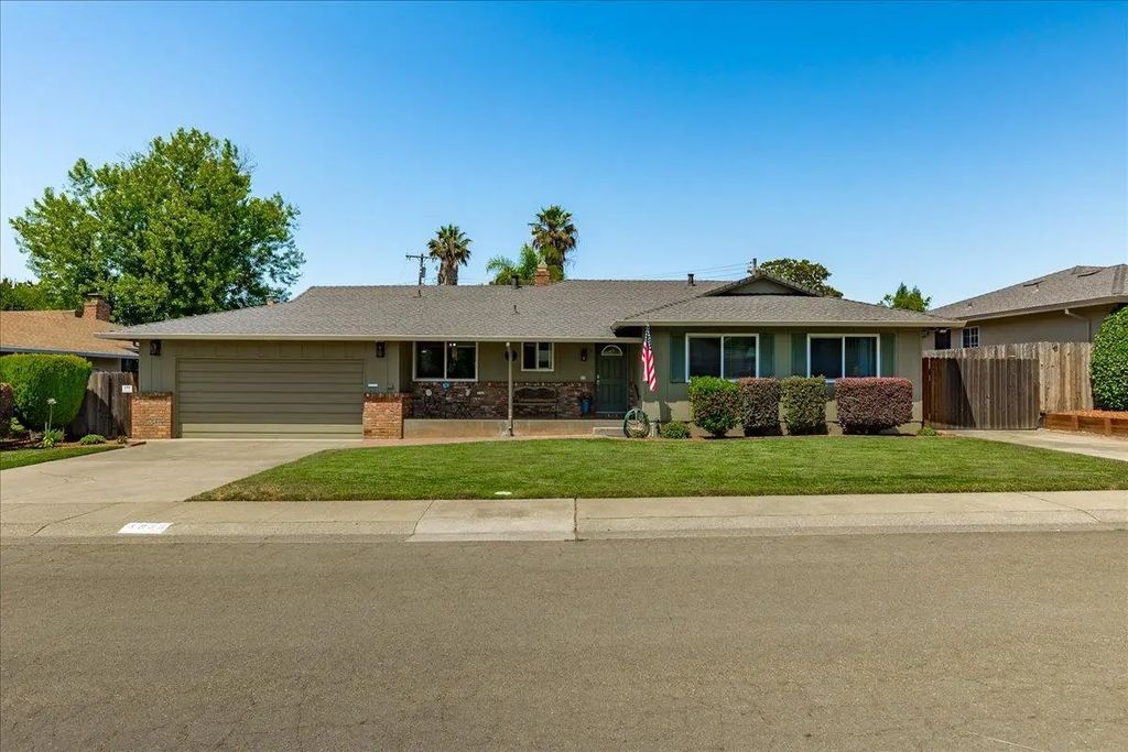 4939 Brookglen Way, Carmichael