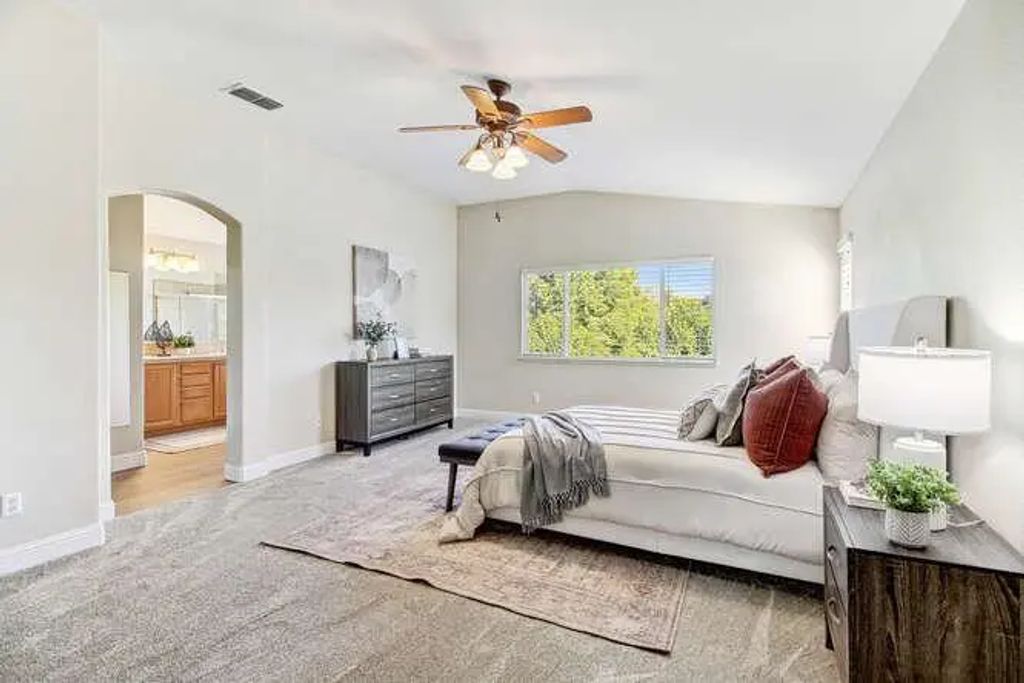 2924 Southcreek Drive, Lincoln