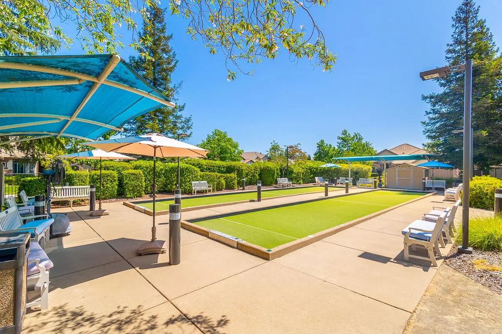 2024 Leighham Drive, Roseville