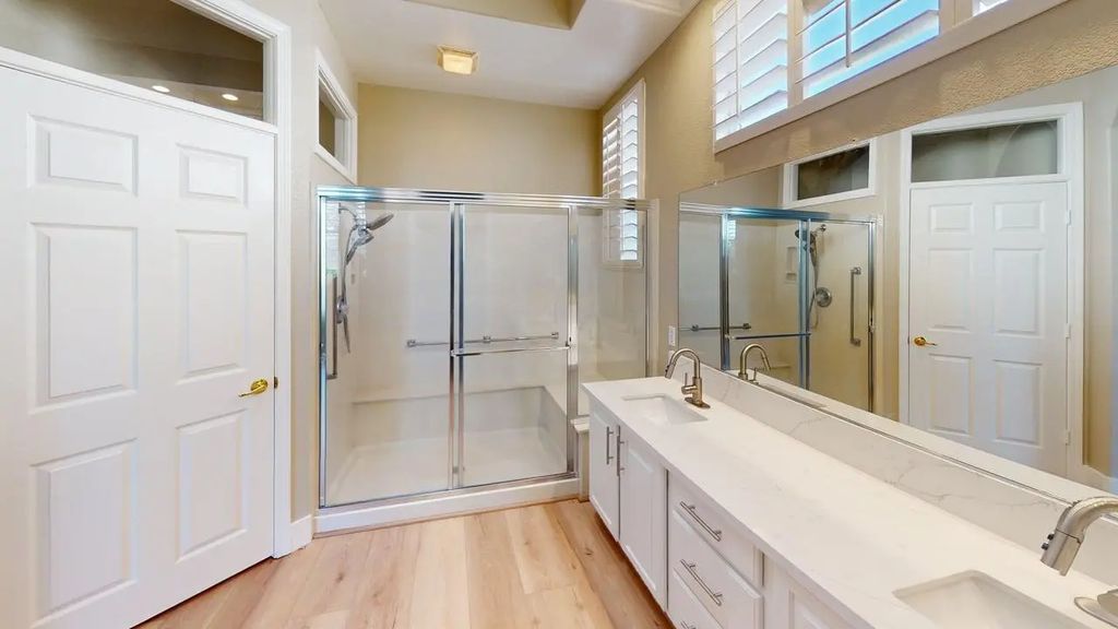 209 Clearview Court, Roseville