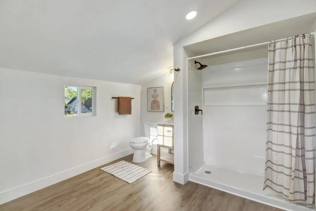 130 Cedar Street, Roseville