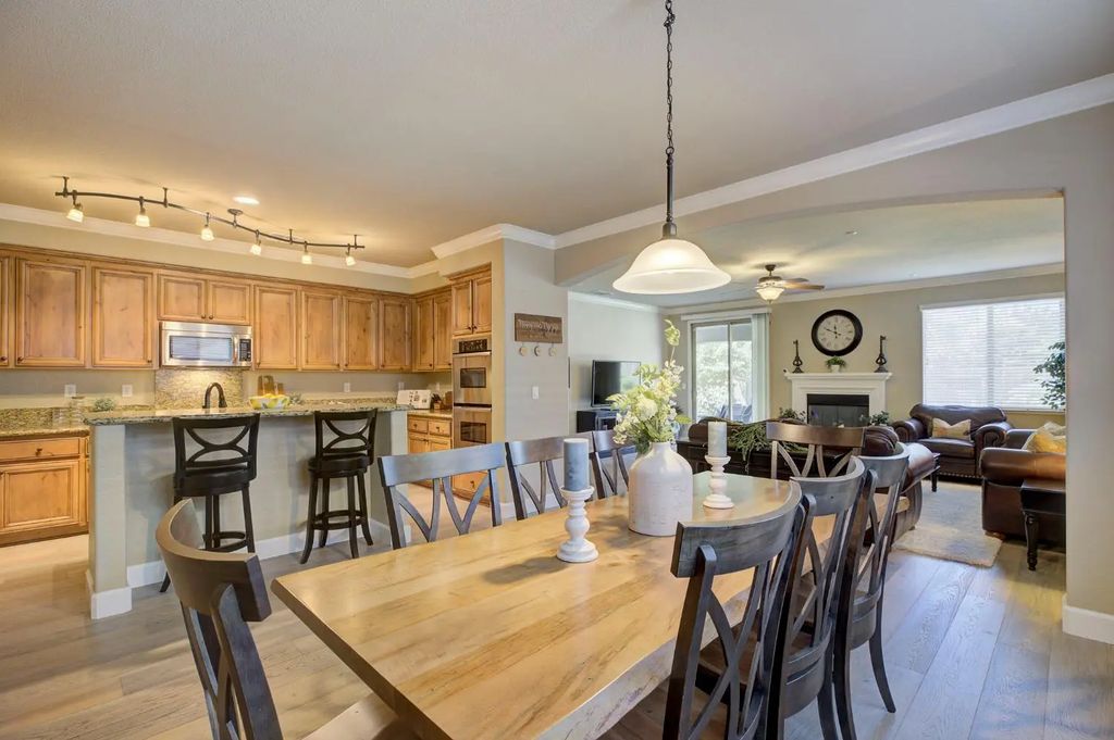 125 Adrienne Court, Roseville