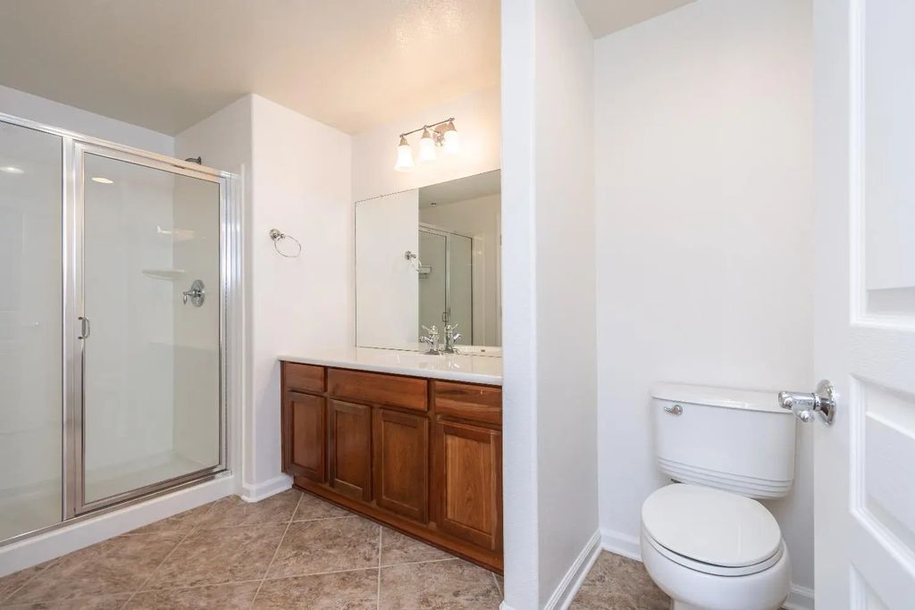 1530 Topanga Lane 106, Lincoln