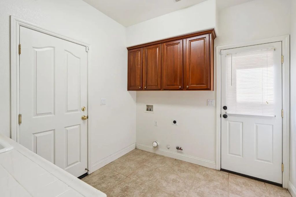 1512 Grey Owl Circle, Roseville