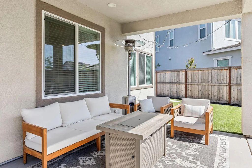 8331 Pinot Noir Court, Roseville