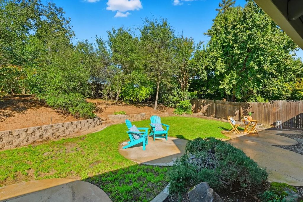 8677 Robin Hill Way, Orangevale