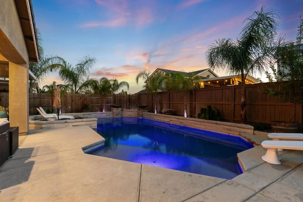 509 Carver Court, Roseville