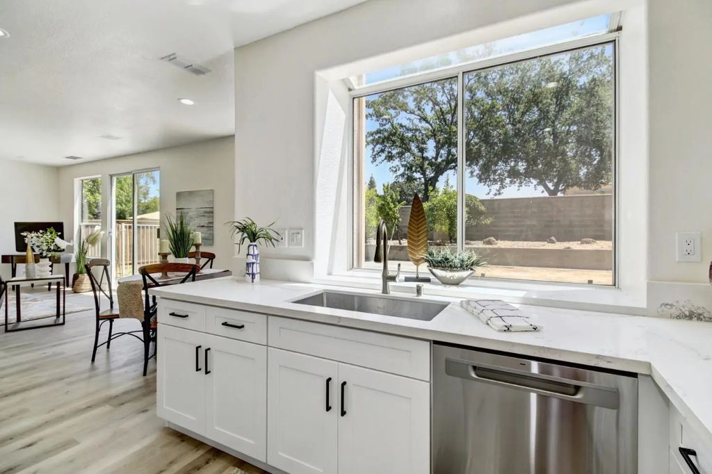 2824 Barret Drive, Roseville