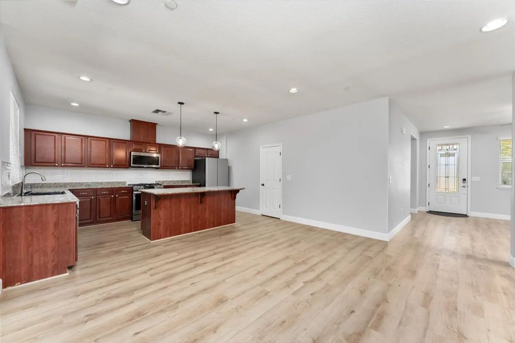 823 Heartwood Street, Lincoln