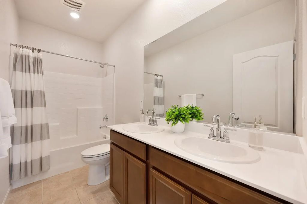 9097 Royal Gorge Loop, Roseville