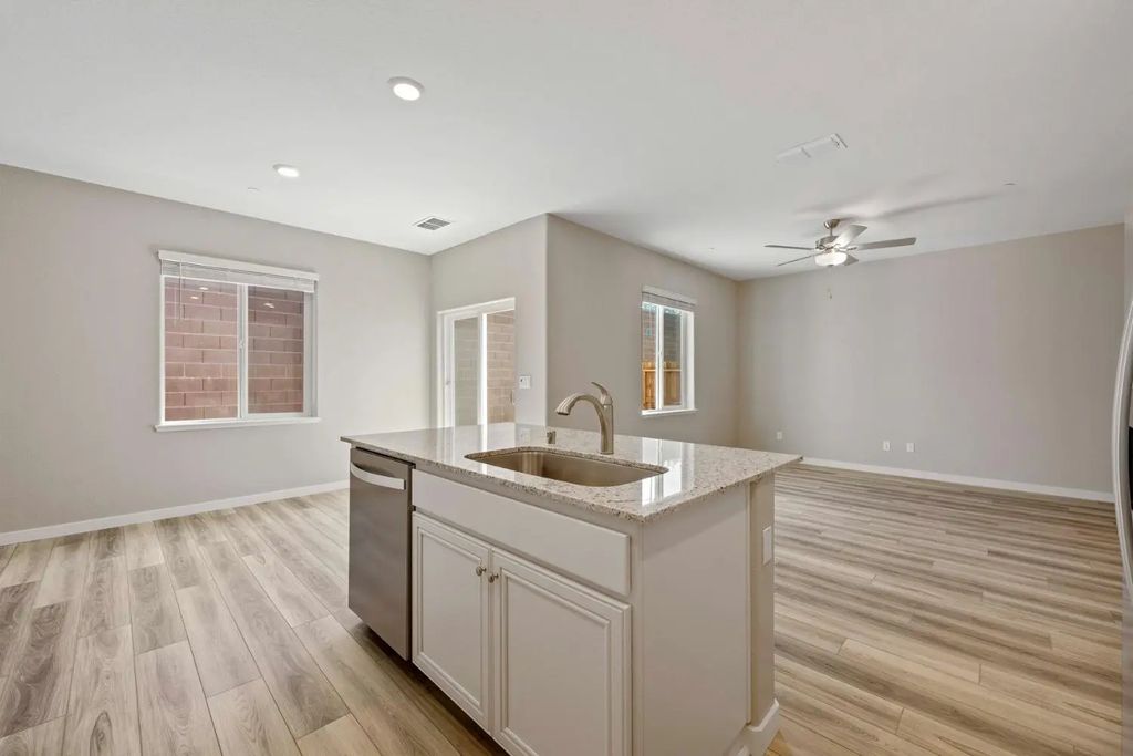 2918 School House Lane, Lincoln