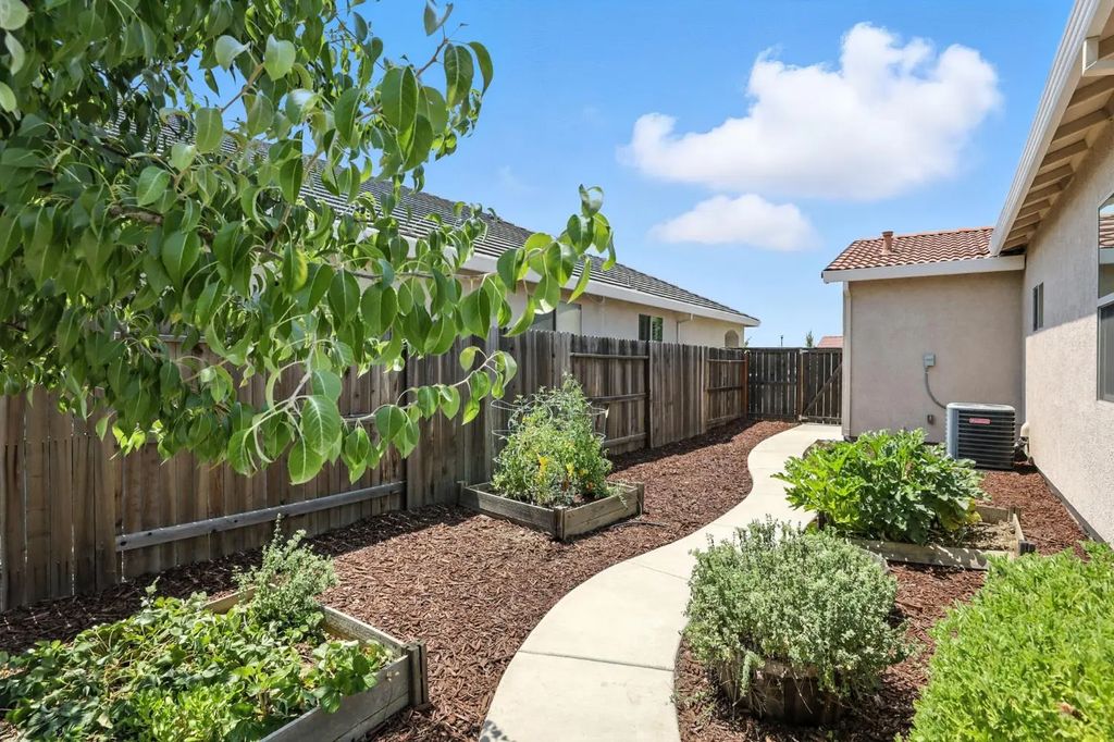 1081 Makeway Street, Roseville